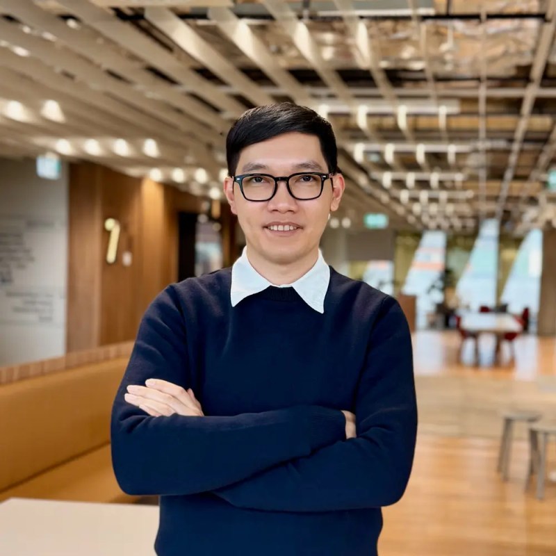 Portrait of Hoa Nguyen